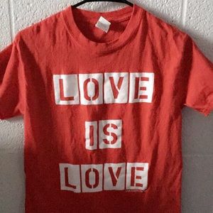 LOVE T-Shirt